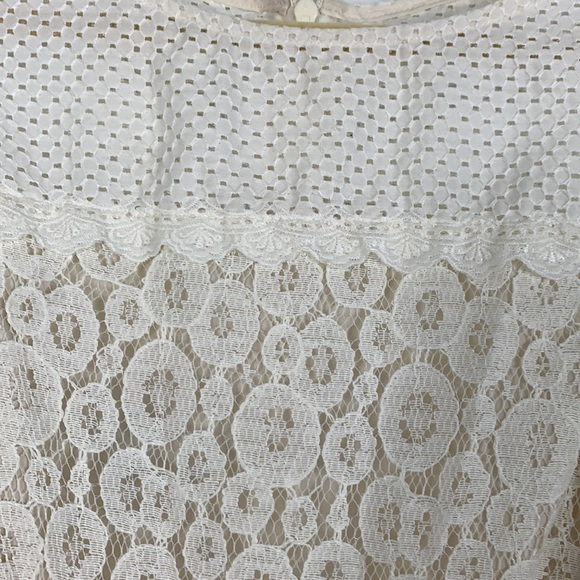 DR Collection cream colored lace sleeveless dress - Picture 5 of 9